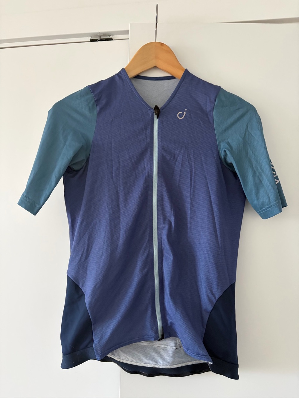 Women's Short-Sleeve Cycling Jersey - Blue (Light Sleeve)